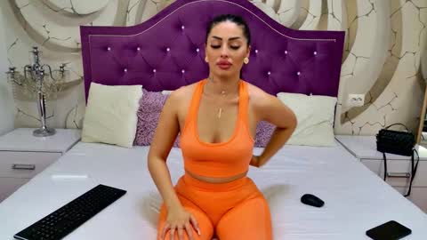 victoria_bonie online show from November 23, 5:40 am