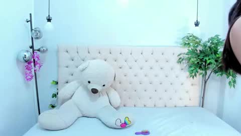 Victoria online show from December 1, 7:19 pm