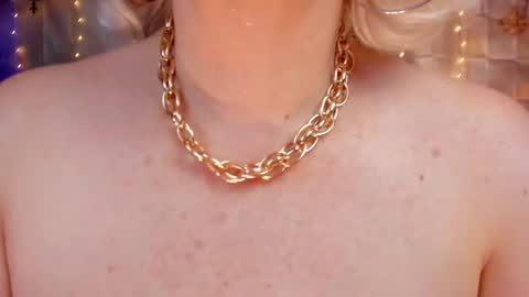 diorvictoria9 online show from January 6, 9:22 pm