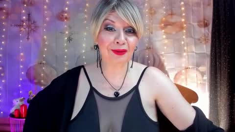 diorvictoria9 online show from January 23, 5:10 pm