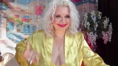 diorvictoria9 online show from September 18, 5:59 pm