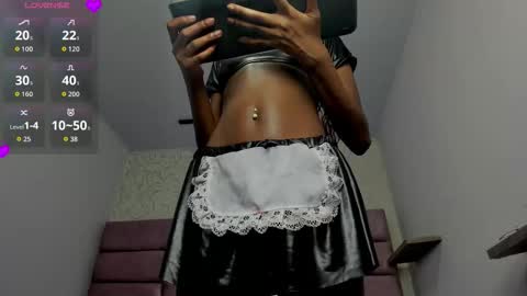 Snapshot of victoria_noir_18 chatting on November 26, 7:04 pm Vicky online show from November 26, 7:04 pm