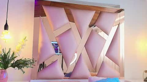 Snapshot of victoria_thompson6 chatting on September 19, 6:41 pm victoria online show from September 19, 6:41 pm