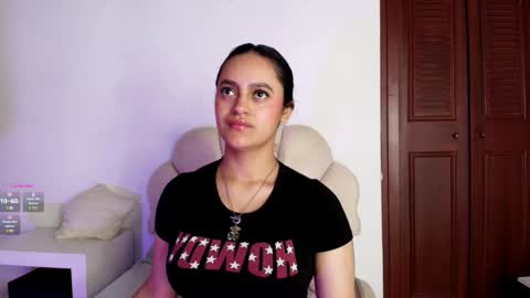 Snapshot of victoriablack_ chatting on February 19, 2:12 pm Victoria online show from February 19, 2:12 pm