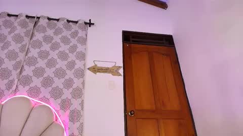 Snapshot of victoriablack_ chatting on March 11, 10:31 pm Victoria online show from March 11, 10:31 pm