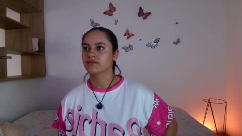 Snapshot of victoriablack_ chatting on November 24, 7:24 pm Victoria online show from November 24, 7:24 pm