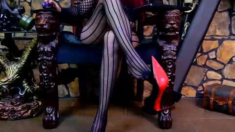 Victoria Heller online show from November 6, 6:36 am