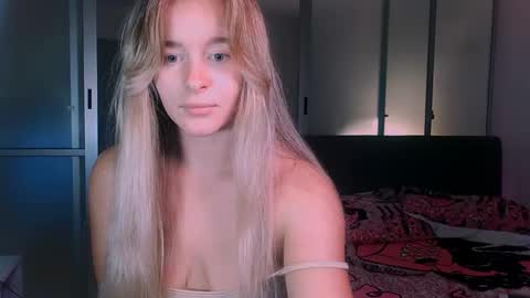 Eva and Victor online show from October 17, 1:14 pm