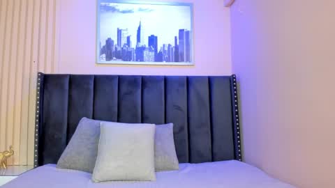 Viiolett online show from February 2, 8:30 pm