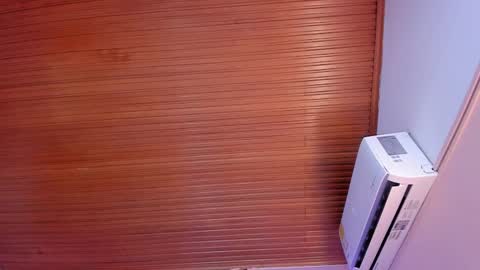 Viiolett online show from February 14, 2:50 am