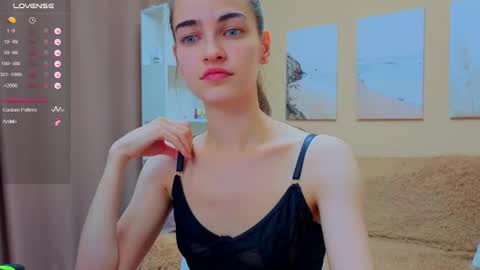 Snapshot of vikiberry chatting on October 12, 4:28 pm vikiberry online show from October 12, 4:28 pm