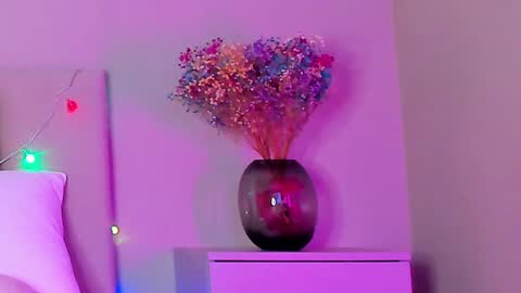 VIKKI online show from January 25, 6:35 pm