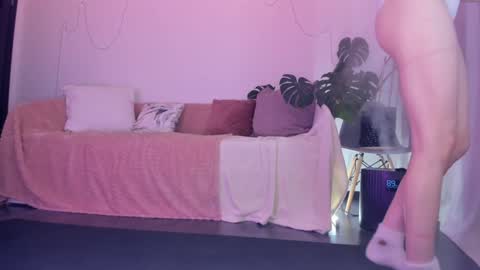 Vikky online show from December 20, 10:05 am