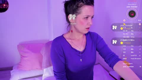 Snapshot of viktoriakiss chatting on December 20, 9:06 pm viktoriakiss online show from December 20, 9:06 pm