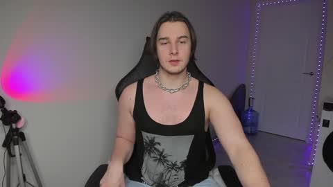 Vincent Strong online show from December 6, 1:11 pm