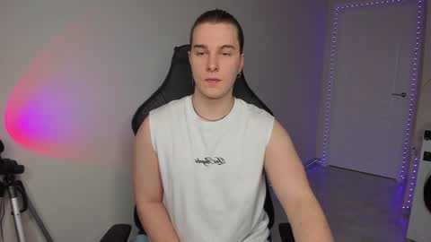 Vincent Strong online show from February 2, 1:19 pm