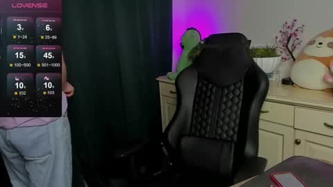 Vincent Strong online show from September 21, 8:16 am