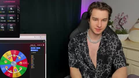 Vincent Strong online show from November 16, 9:04 am