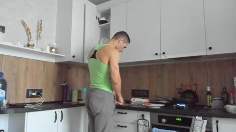 Vincent.  uncut 18cm online show from December 15, 8:30 am