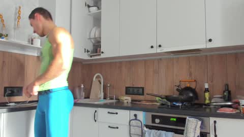 Vincent.  uncut 18cm online show from January 11, 8:33 am