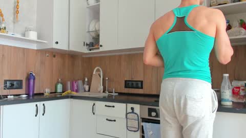 Vincent.  uncut 18cm online show from February 24, 7:55 am