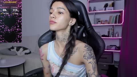 vinkitinkii online show from December 7, 8:55 am