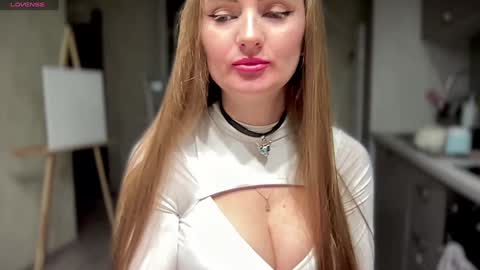 Snapshot of viola_1 chatting on January 8, 4:00 pm Funny girl online show from January 8, 4:00 pm