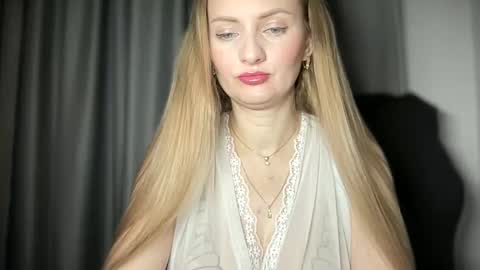 Snapshot of viola_1 chatting on January 31, 7:07 am Funny girl online show from January 31, 7:07 am