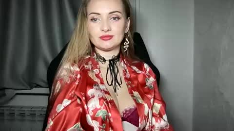 Snapshot of viola_1 chatting on February 8, 10:19 pm Funny girl online show from February 8, 10:19 pm