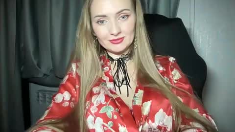 Snapshot of viola_1 chatting on February 9, 1:22 am Funny girl online show from February 9, 1:22 am