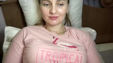 Snapshot of viola_1 chatting on February 12, 1:52 am Funny girl online show from February 12, 1:52 am