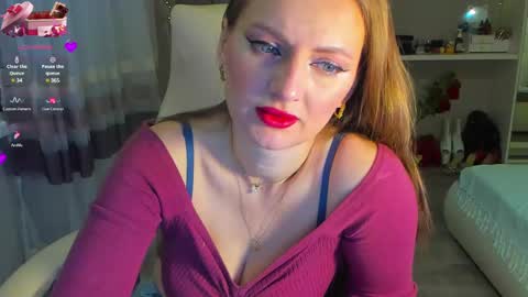 Snapshot of viola_1 chatting on February 26, 12:05 am Funny girl online show from February 26, 12:05 am