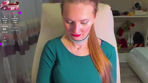 Snapshot of viola_1 chatting on February 26, 9:48 pm Funny girl online show from February 26, 9:48 pm