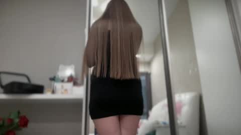 Snapshot of viola_1 chatting on March 5, 7:38 am Funny girl online show from March 5, 7:38 am