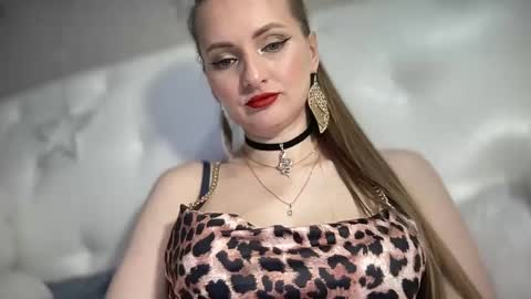 Snapshot of viola_1 chatting on March 7, 6:00 pm Funny girl online show from March 7, 6:00 pm