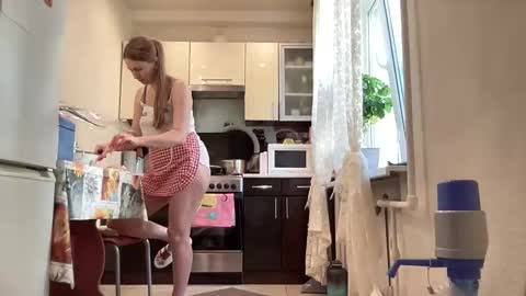 Snapshot of viola_1 chatting on September 11, 6:57 am Funny girl online show from September 11, 6:57 am