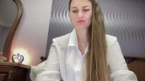 Snapshot of viola_1 chatting on September 14, 6:40 pm Funny girl online show from September 14, 6:40 pm