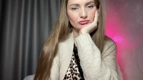 Snapshot of viola_1 chatting on November 14, 10:14 am Funny girl online show from November 14, 10:14 am