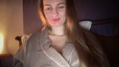 Snapshot of viola_1 chatting on November 29, 1:52 am Funny girl online show from November 29, 1:52 am