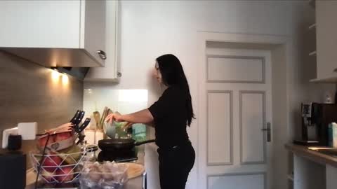 Vio online show from November 4, 12:04 pm