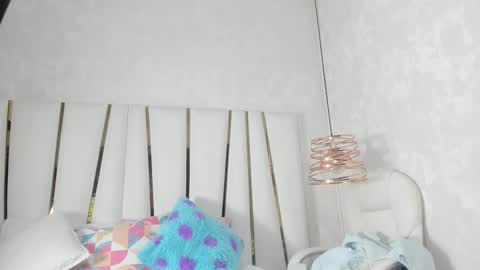 violeet_gray online show from September 24, 11:35 am