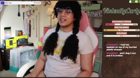 Snapshot of violentlycurly chatting on February 28, 11:12 pm Curly the Coin Operated Toy online show from February 28, 11:12 pm