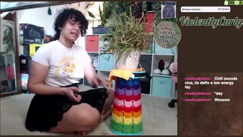 Snapshot of violentlycurly chatting on March 8, 11:18 pm Curly the Coin Operated Toy online show from March 8, 11:18 pm