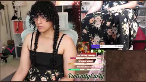 Snapshot of violentlycurly chatting on November 12, 11:14 pm Curly the Coin Operated Toy online show from November 12, 11:14 pm