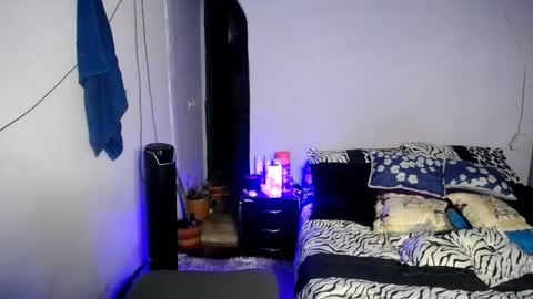 violet_hyuga online show from October 10, 2:21 am