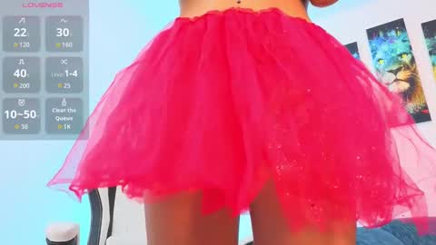 Snapshot of violet_jhonson chatting on October 7, 2:25 pm violet_jhonson online show from October 7, 2:25 pm