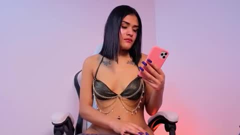 Snapshot of violet_jhonson chatting on October 22, 2:39 pm violet_jhonson online show from October 22, 2:39 pm