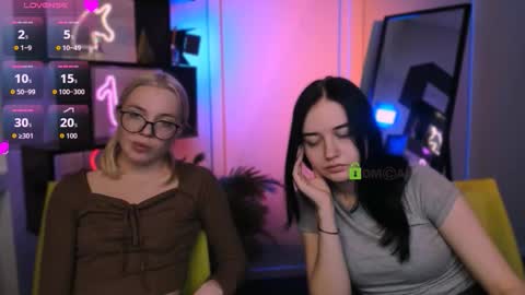 violet_moxi online show from December 20, 12:40 am