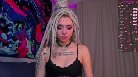 Violet online show from December 3, 3:55 pm