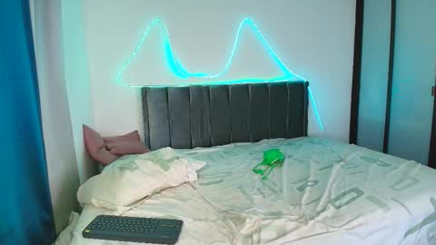 violeta online show from November 24, 2:33 am